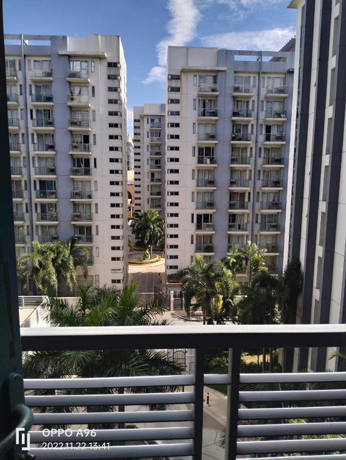 Pasay Condotel Near Resorts World & Airport Экстерьер фото